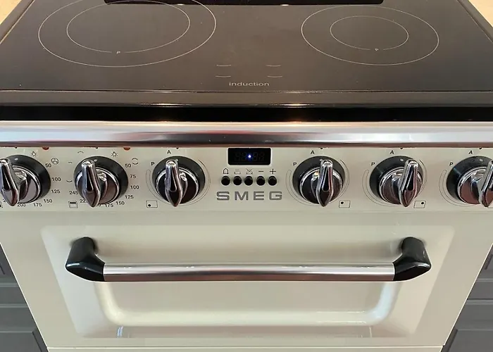 Click! Omg Pool The Secret Madine Cocoon In Provence ليه ليكيه