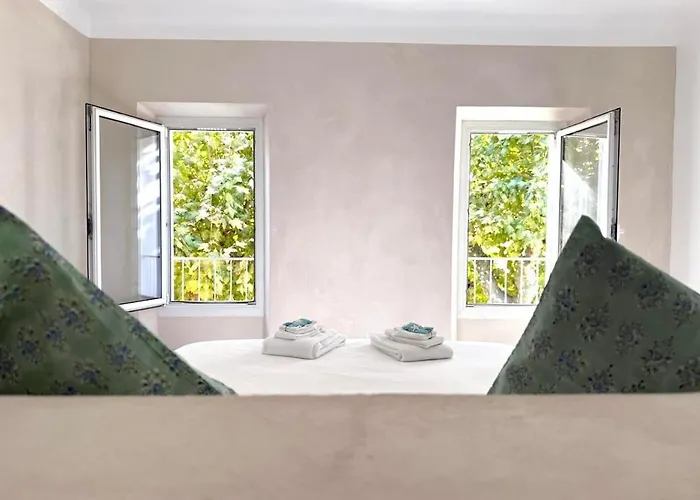 Click! Omg Pool The Secret Madine Cocoon In Provence فيلة ليه ليكيه