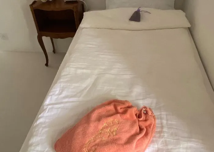 Click! Omg Pool The Secret Madine Cocoon In Provence *