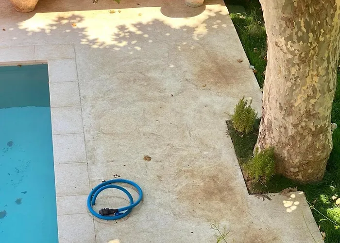 Click! Omg Pool The Secret Madine Cocoon In Provence فيلة