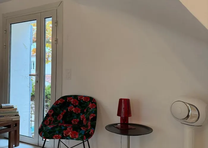 فيلة Click! Omg Pool The Secret Madine Cocoon In Provence ليه ليكيه